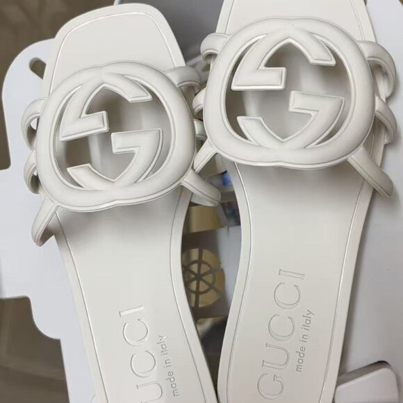 Gucci Women’s Interlocking G Slide Sandals - Picture 1 of 6